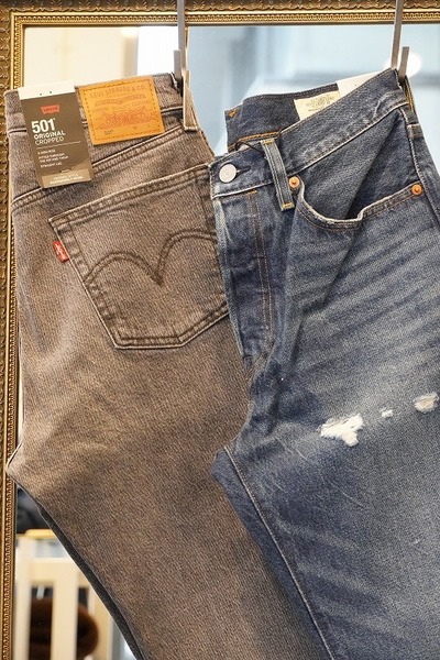  Levi's