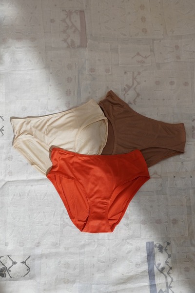 cocoonaskinwear coc basic shorts ポピーレッド、モカ、シャンパン