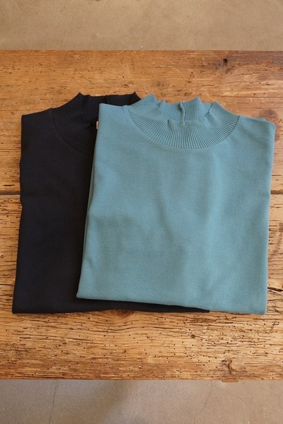 Closely clo mock-neck P/O