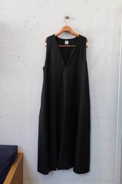 SP sp classic fine wool no sleeve onepiece